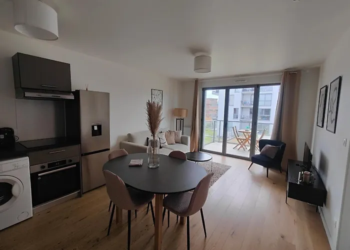 Le Quai Des Bleus * Caen